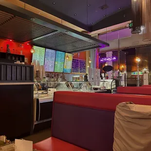 the interior of a fast food restaurant