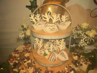 Curious Cupcakes & Confections