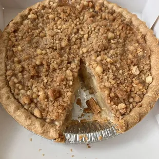 Apple Pie with streusel crust