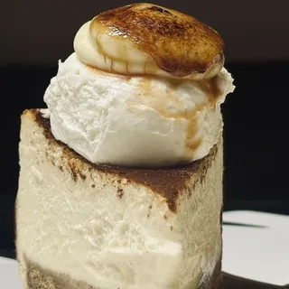 Madagascar Vanilla Brulee Basque Cheesecake