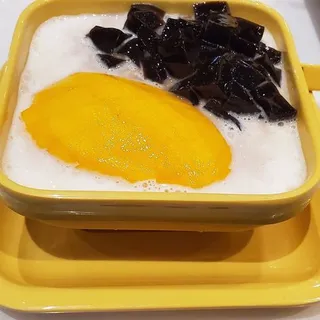Grass Jelly and Vanilla Ice Cream with Vanilla Frost