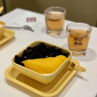 Mango and Grass Jelly with Vanilla Frost