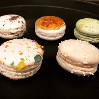 Almond Macaron