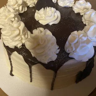 Red velvet cake with ganache