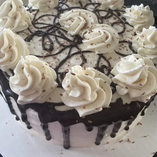 Red velvet cake with ganache