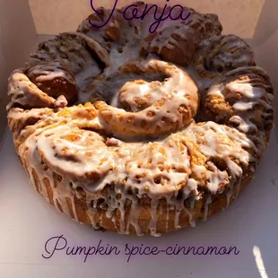 Pumpkin spice cinnamon pull bread