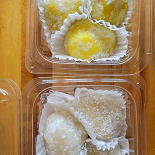 Mochi stuffed with lemon bar or chantilly