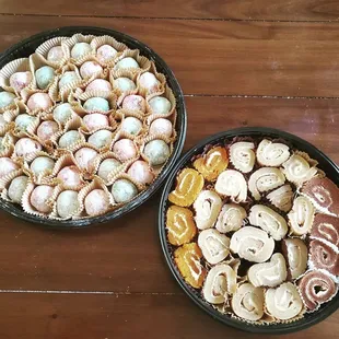 Stuffed mochi platter (left) and mochi roll platter (right)