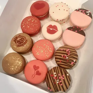 Valentine&apos;s Macarons gift box