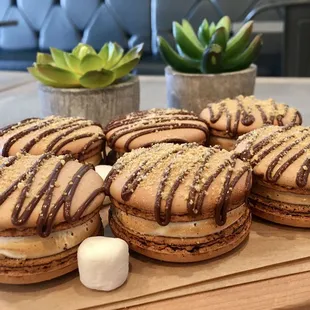 S&apos;mores Macarons