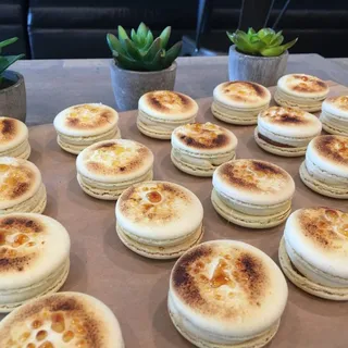 Creme Brulee Macaron