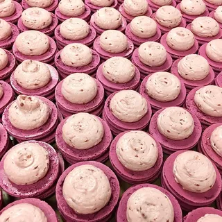 Raspberry Macaron