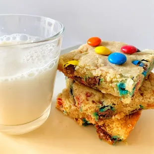 M&amp;M Cookie bar