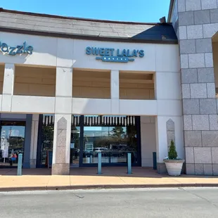 Entrance. There's also outdoor seating available, and many other shops in the area.