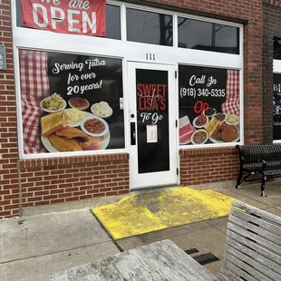 crepes, outside