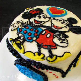 a mickey mouse cake