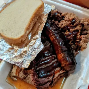 Pulled pork, hot link, brisket w/beans and slaw   IG: veryhangrymary