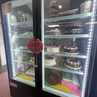 Ice cream cake display