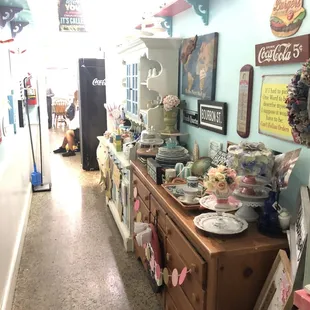 So many lovely knickknacks