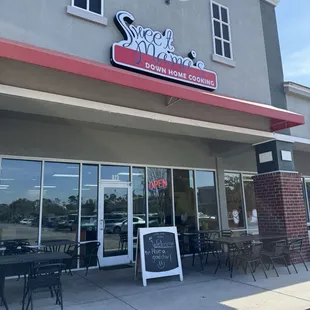Entrance to sweet mama&apos;s