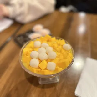 mango sago with glutinous rice balls