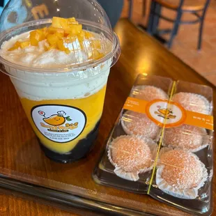 grass jelly mango and coconut juice, 6 piece mango mochi