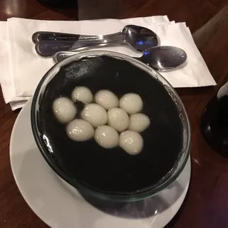 #701 Sesame Paste with Glutinous Rice Balls