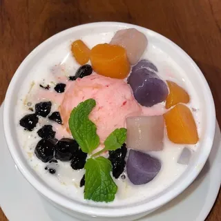 T3 Strawberry ice cream/ Boba/lychee Jelly