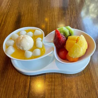 #25 Glutinous Rice Balls, Mango Juice and Mixed Fruits