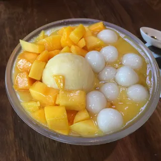#40 Glutinous Rice Balls in Mango Juice with Mango