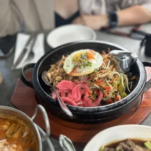 Sizzling Stonepot