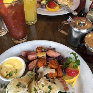 Hemingway Benedict & Friends