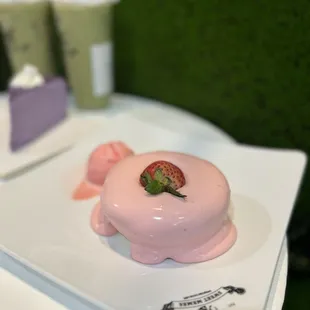 Strawberry soufflé pancake