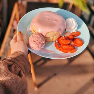 Strawberry Souffle Pancake