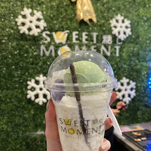 Snowflake Cup with Ice Cream (matcha)