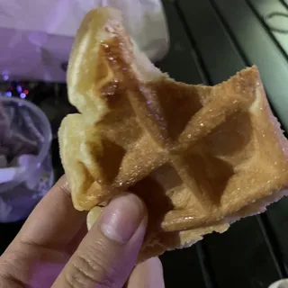 Caramel Mochi Waffle with 1 Scoop of Ice Cream