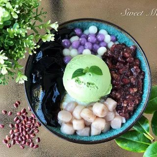 Momoko Balls with Sesame Paste Soup