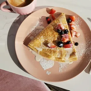 Berry cheesy crepe