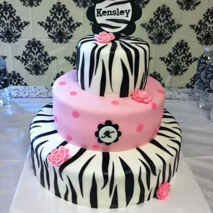 Baby shower cake