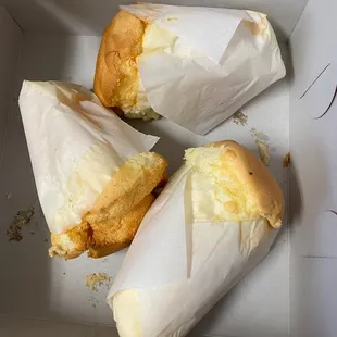 Delicious Paper Wrapped Sponge Cake!