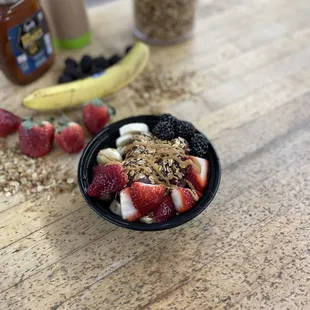 Acai bowls are delicious, refreshing, and a healthy lunch or dinner option.