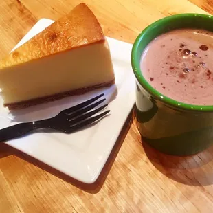 Cheese cake and hot coco