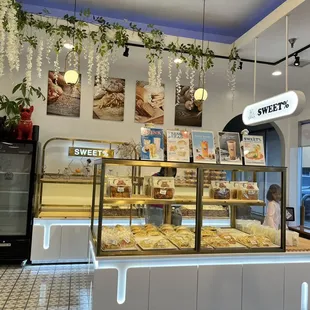 Clean and pretty pastry display