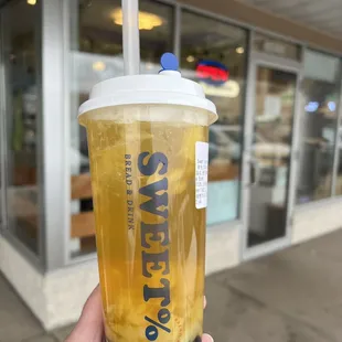 Pineapple Boom with tapioca pearls