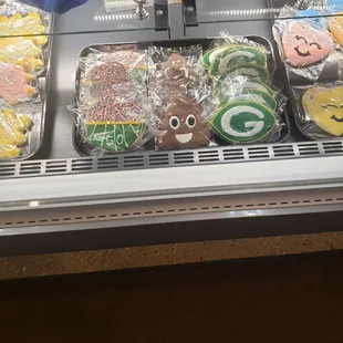 Cookies love that emoji lol