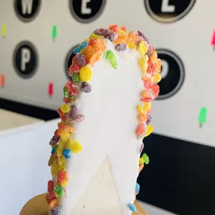 Mazapán with white chocolate and fruity pebbles