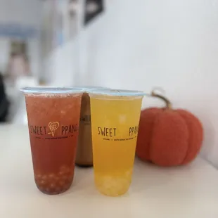 Lychee peach with lychee jelly (right)