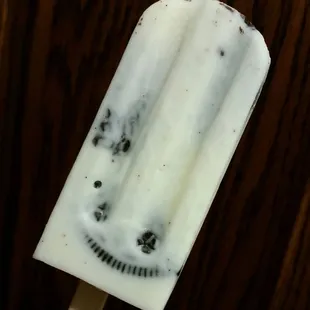 smiling cookies n cream pop