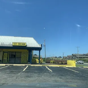 Was by here during the day and took a pic. Its nice bc they stay open late!