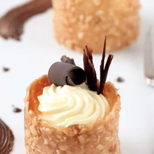 food, dessert, cupcakes